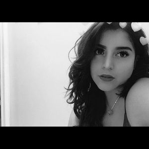 Meet your Posher, Iris